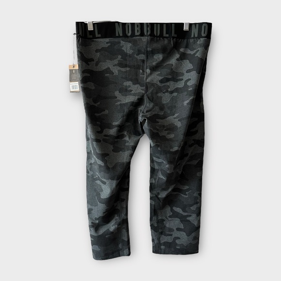 NOBULL • Chrome Black Camo Compression 3/4 Length Tights Pants - Picture 7 of 12